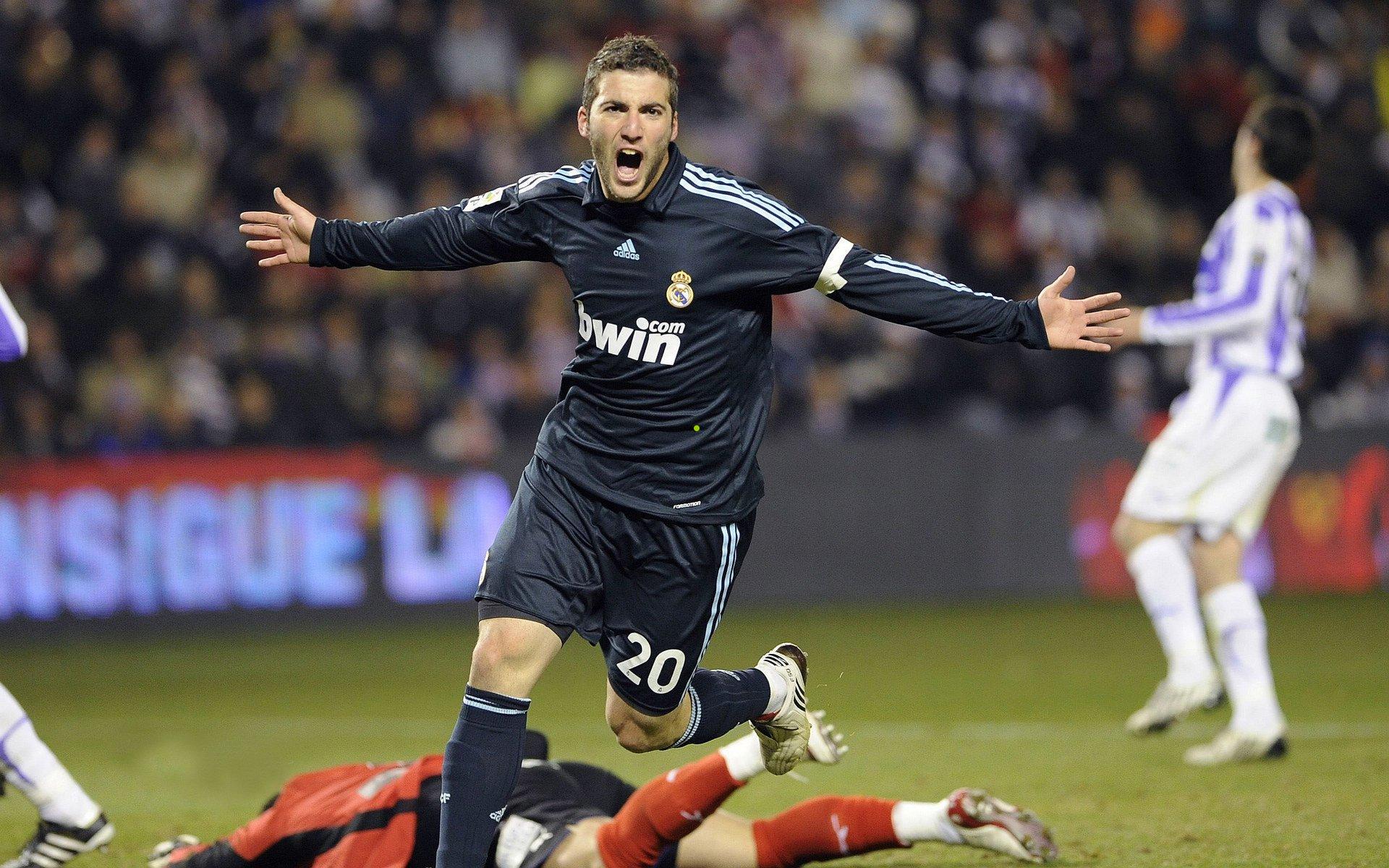 海拔4700米上的绿茵先锋，为高原孩子圆首个足球梦