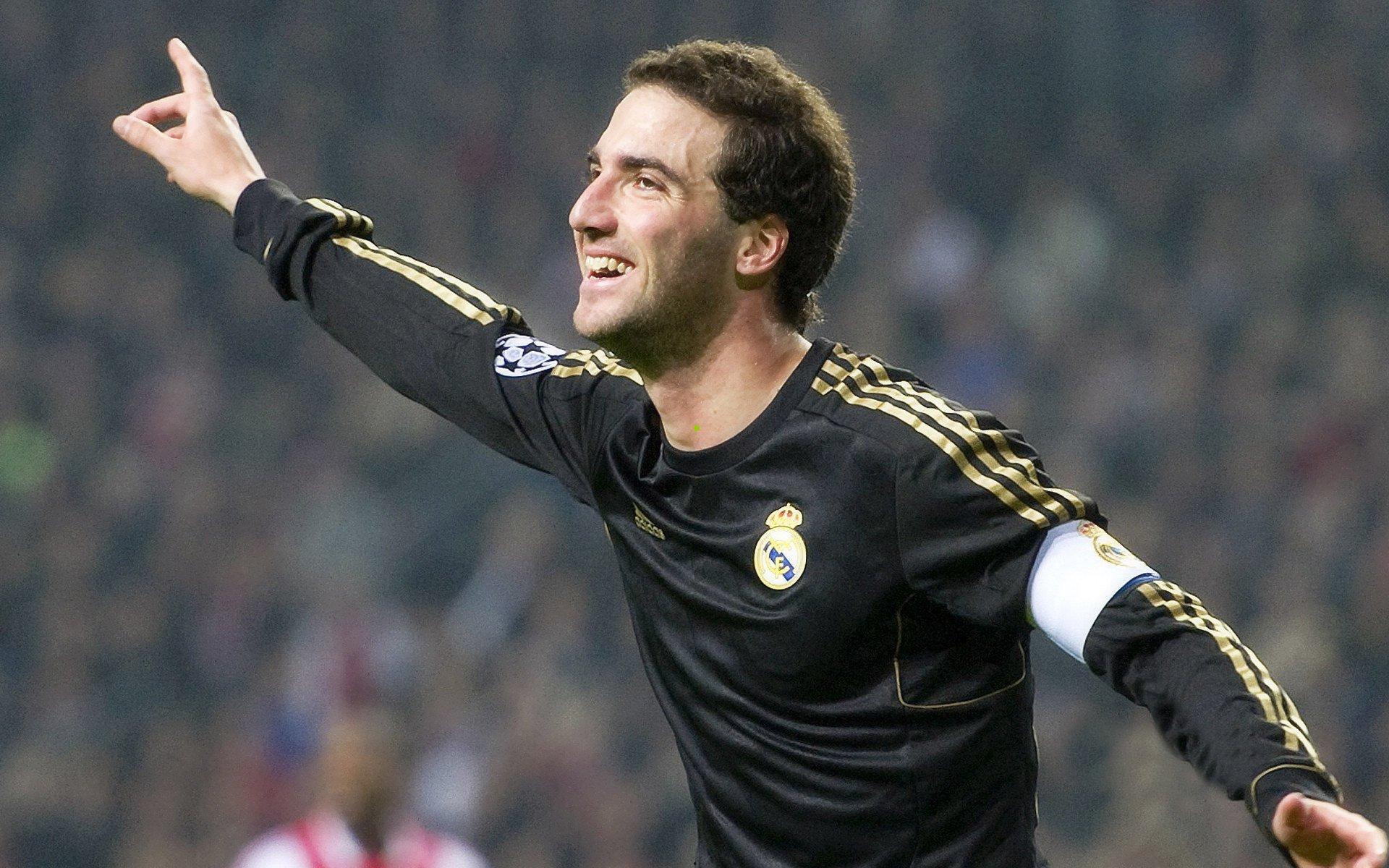 赛场细节见关怀，裁判何塞提醒帕尔默擦鼻子，形象管理成体育界新议题